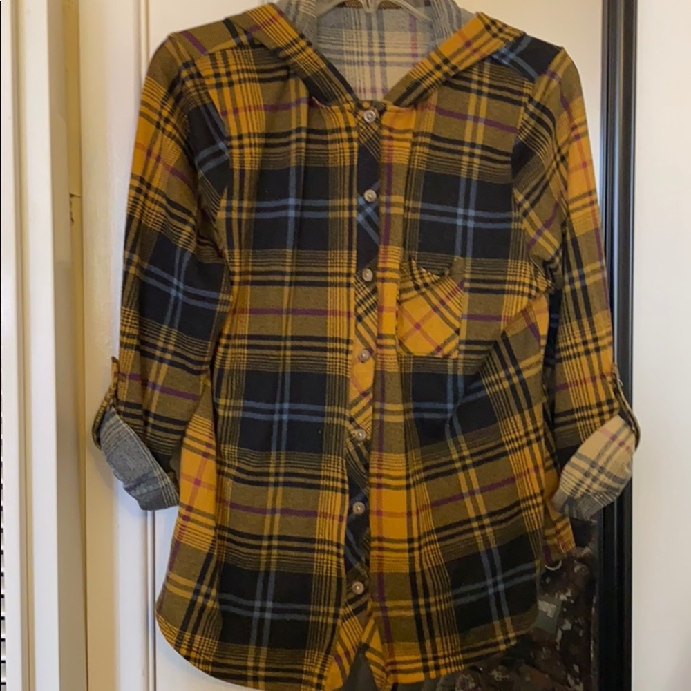 Long sleeve button plaid hoody too